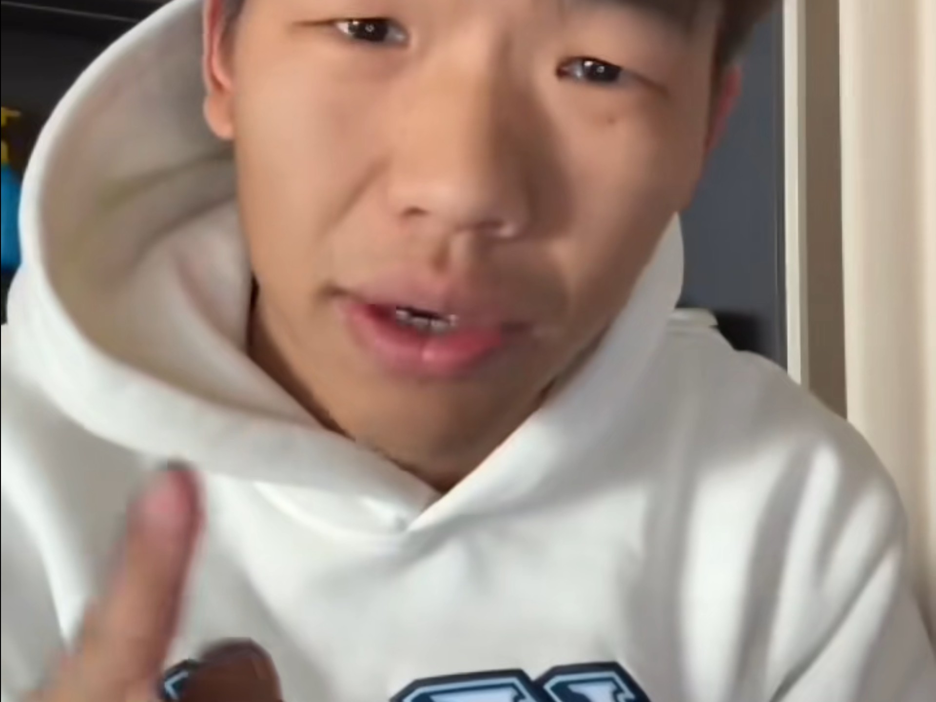 农村国宝正式回应钢爸,打生死局pk,输者退网