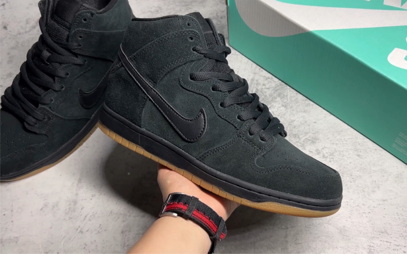 耐克 nike sb dunk high pro black gum 生胶黑曼巴高帮麂皮板鞋货号