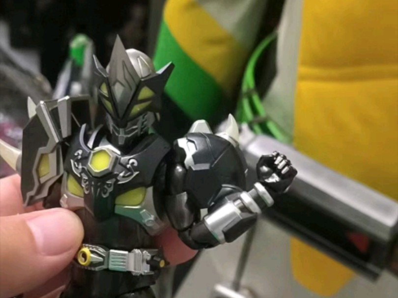 形刻黑犀实物爆出,异次元重工铠甲勇士黑犀侠.