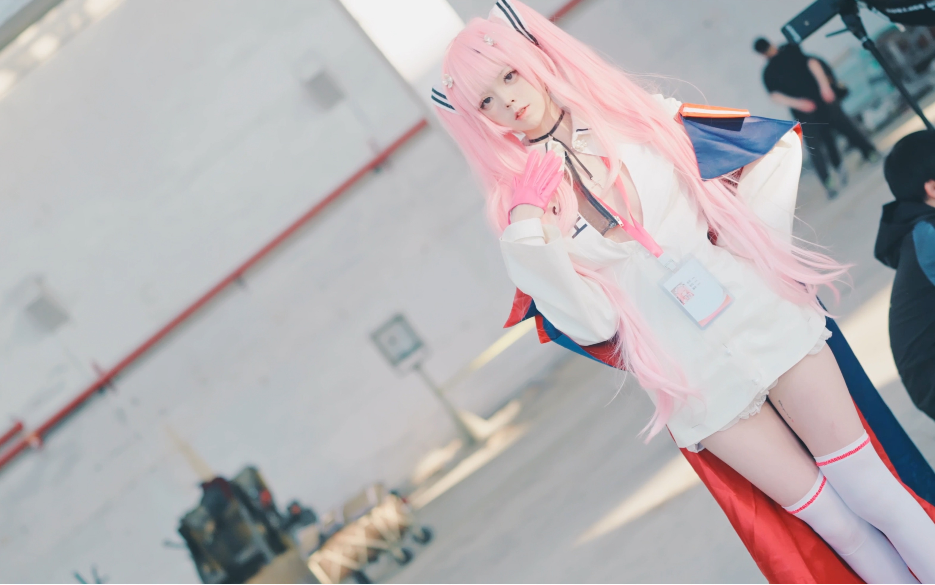 "我是今天的值班护士,英仙座.有任何情况请按铃呼换我.