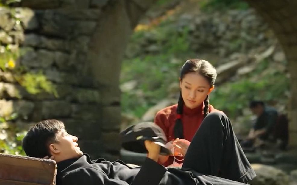 《红高粱》第1集:朱豪三上任颁布剿匪政令,九儿与俊杰预谋私奔_哔哩