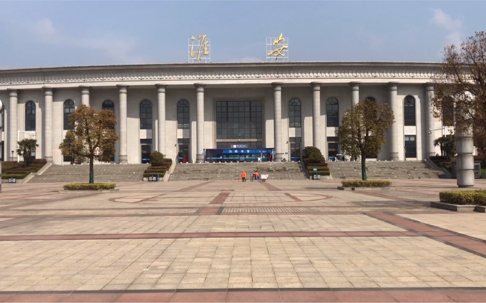 江苏淮安市火车站,自称第二没人敢称第一