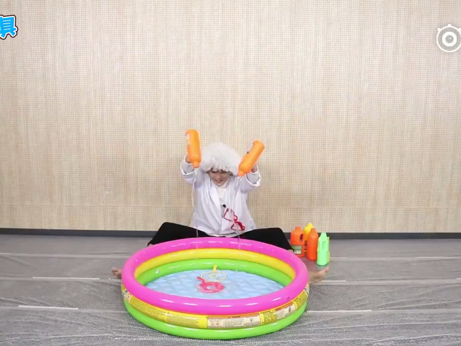 小伶玩具 小伶实验之坤坤博士与超大肥皂泡泡实验!