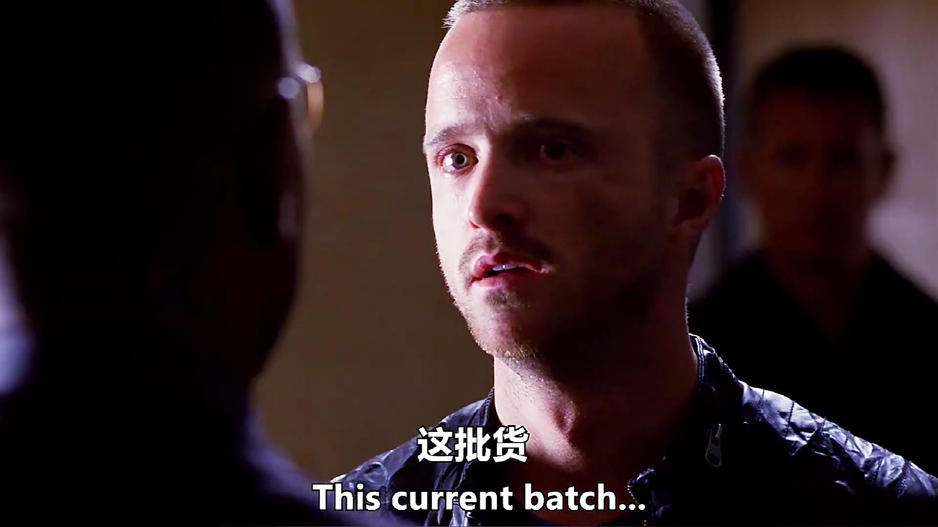 绝命毒师:炸鸡叔不愧是枭雄,与生俱来的危机感,让他躲过汽车炸弹