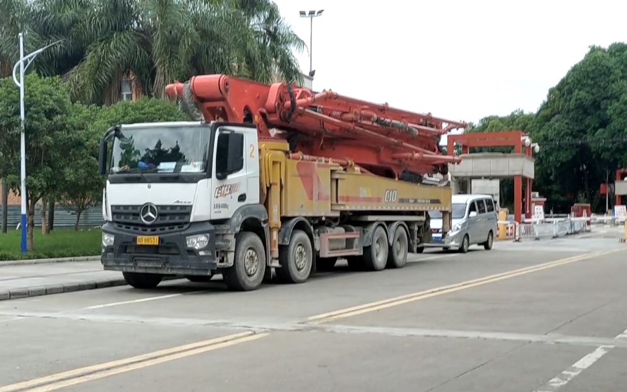 【1080/60】当你有幸在校拍一台奔驰 arocs4143