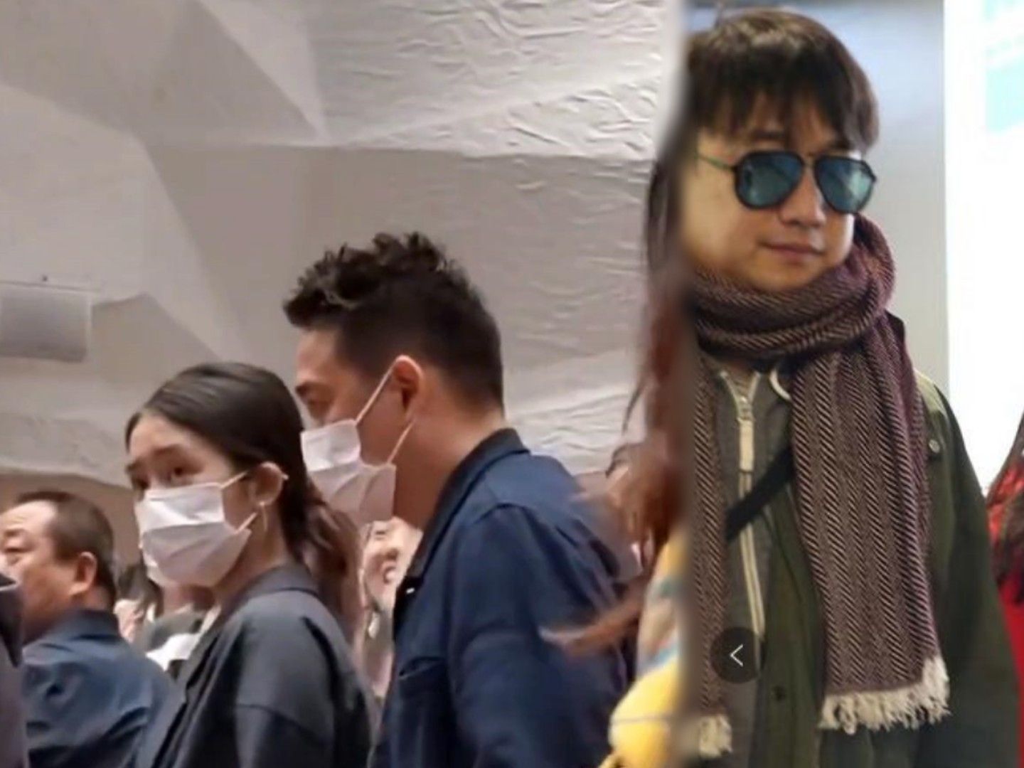 黄磊带女儿看话剧被偶遇,17岁多多大变样,气质出众神似妈妈孙莉