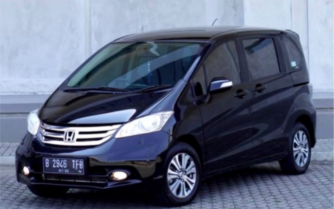 海外的飞度mpv 侧滑门版 也叫freed