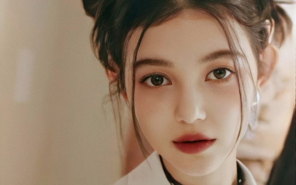 【danielle marsh】让人眼前一亮的双丸子头造型和混血颜,出道快乐