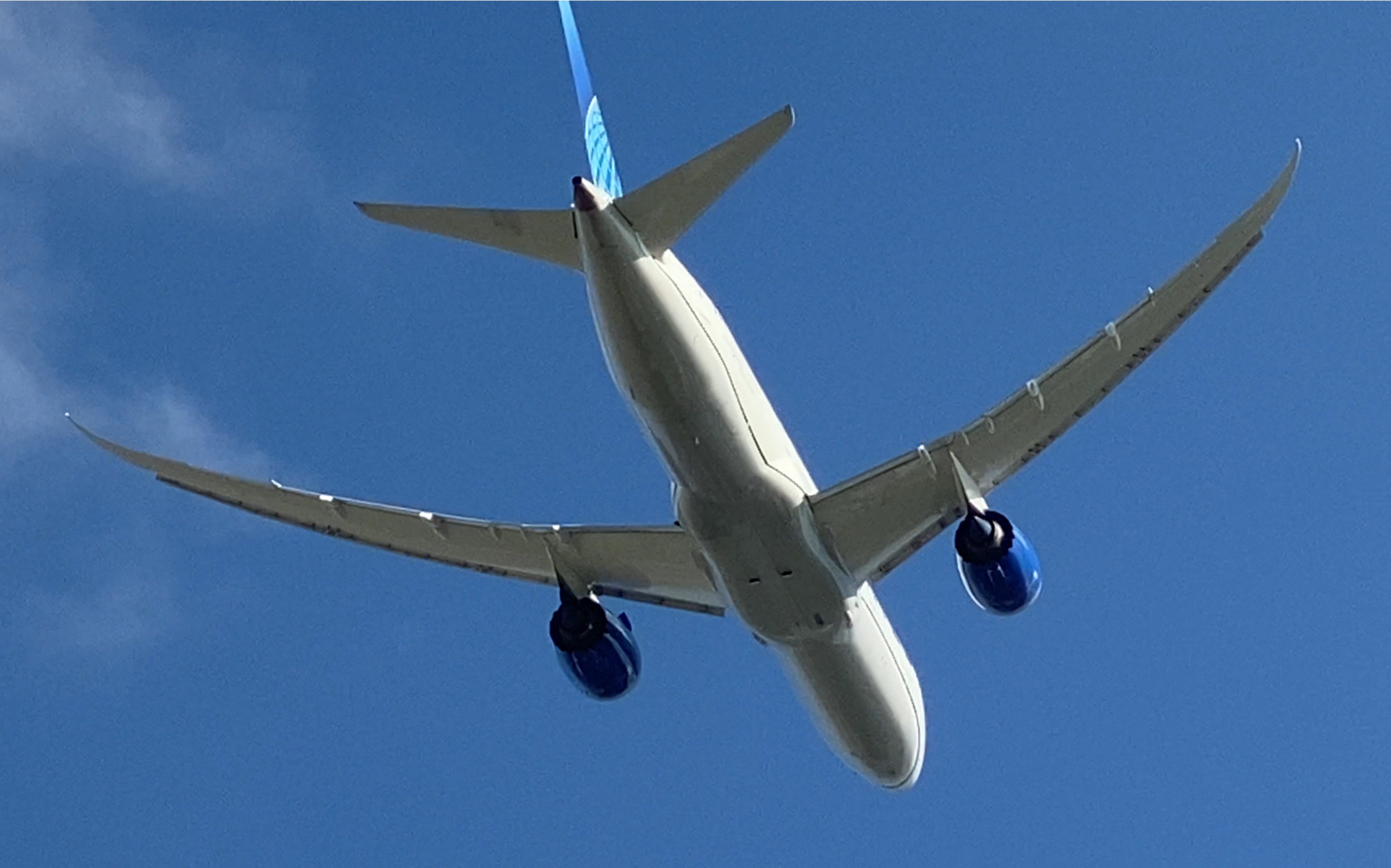 美联航新涂装波音787希思罗机场起飞