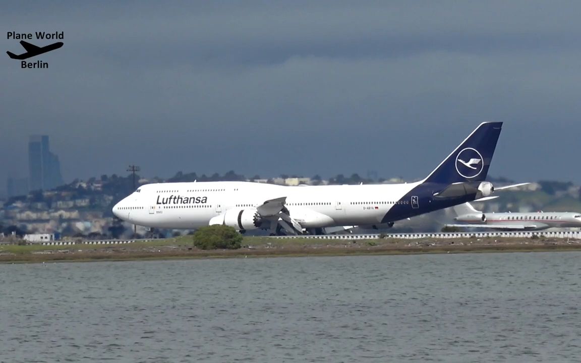 汉莎航空波音 747-8-降落在旧金山机场