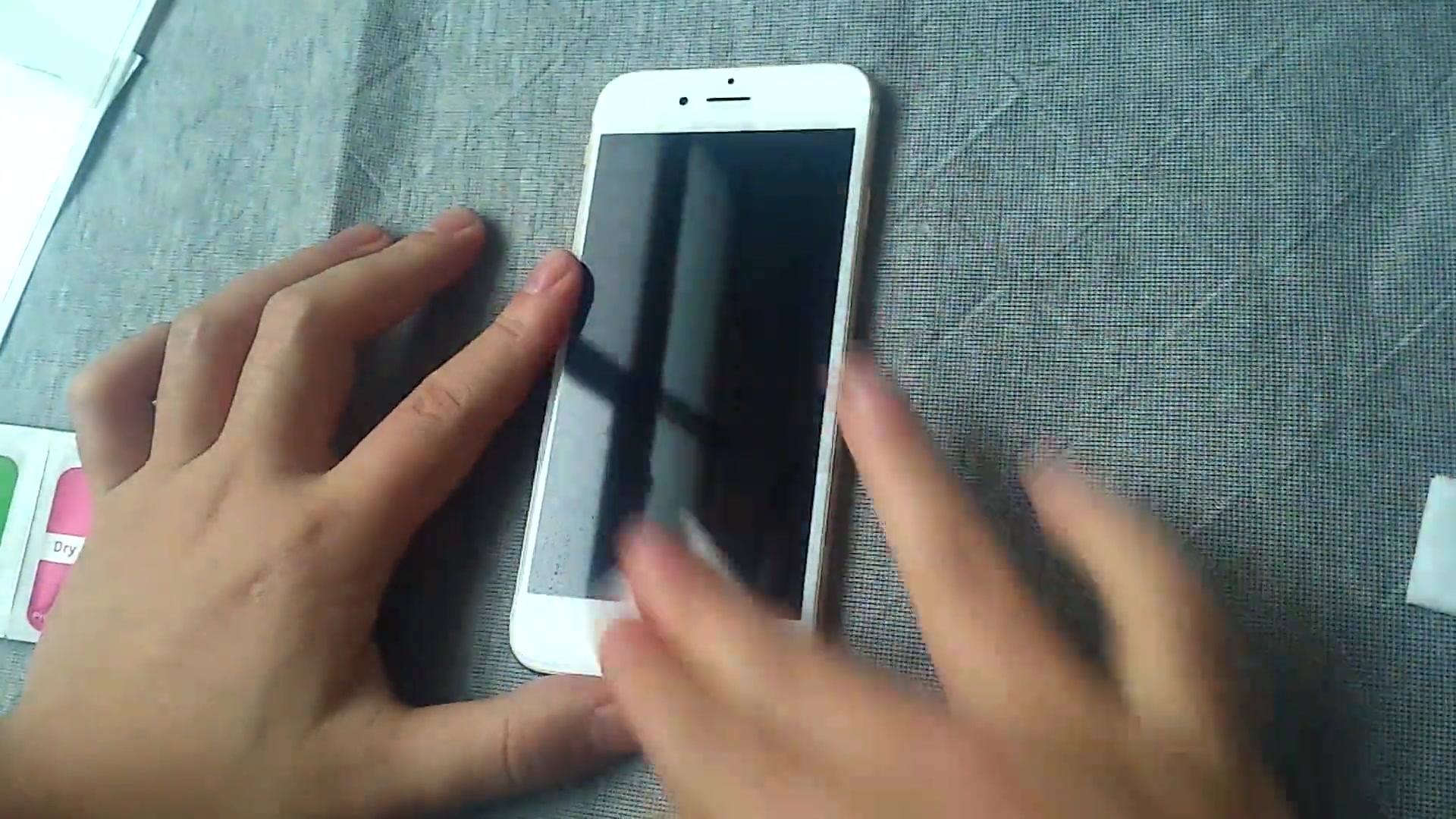 iPhone6到7PLUS全覆盖钢化膜加彩贴的贴法(先贴全覆盖的钢化膜再贴彩贴><!)