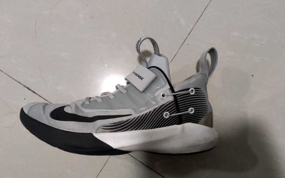 nike个性高性价比灵动后卫篮球鞋flyease