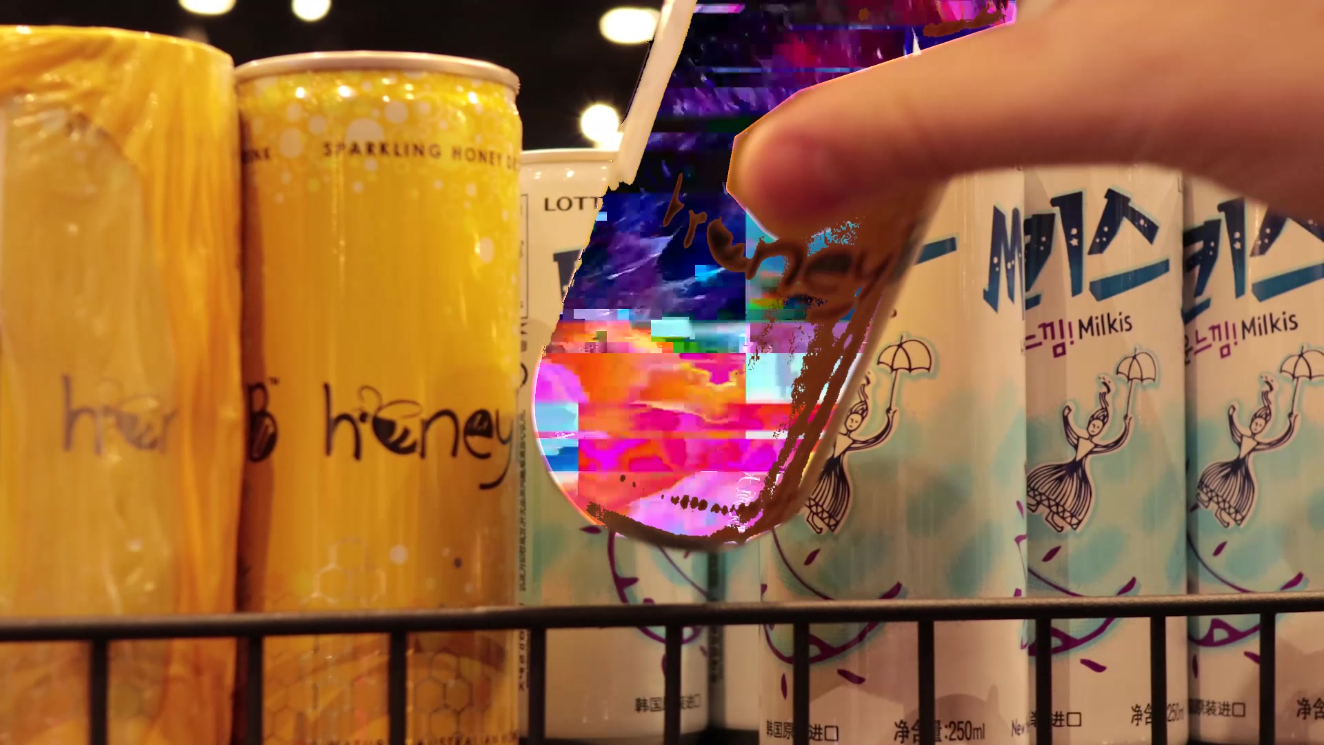 vlog 日记2 逛超市买到一瓶发光的饮料_哔哩哔哩 (゜-゜)つロ 干杯