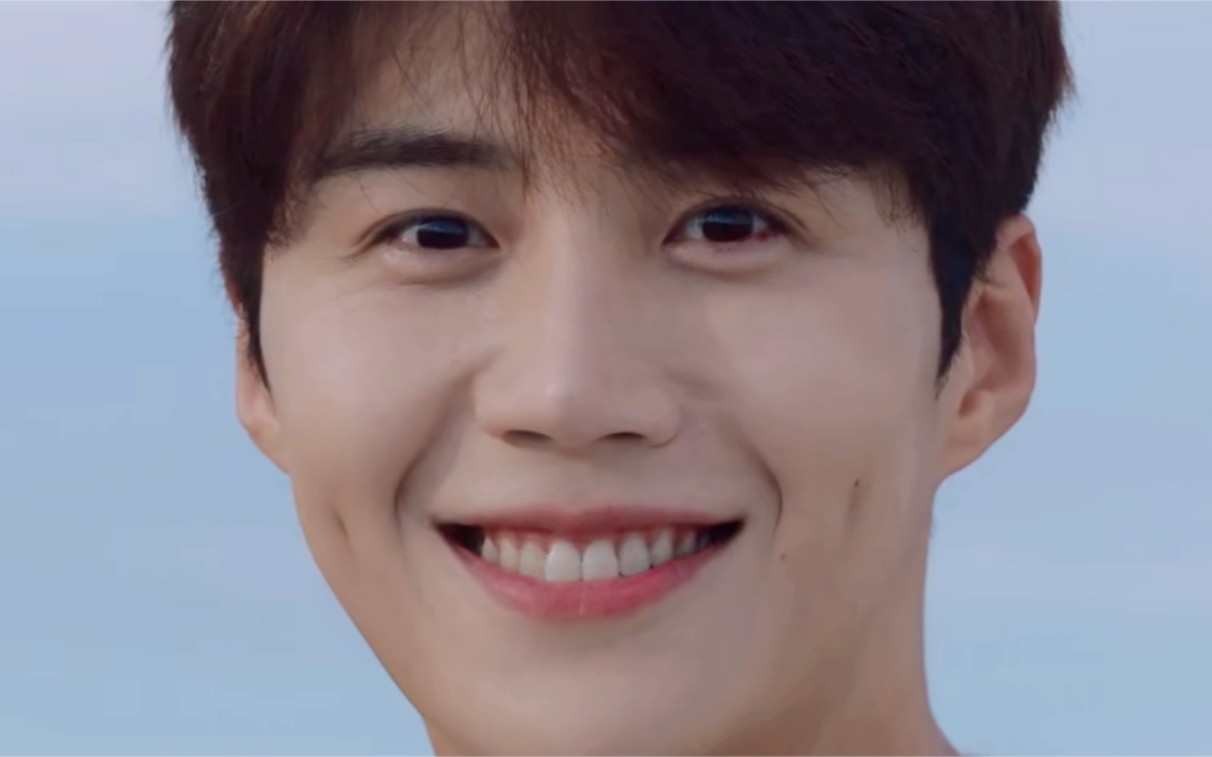 金宣虎看他上了热搜才注意到他酒窝帅哥笑起来太甜了