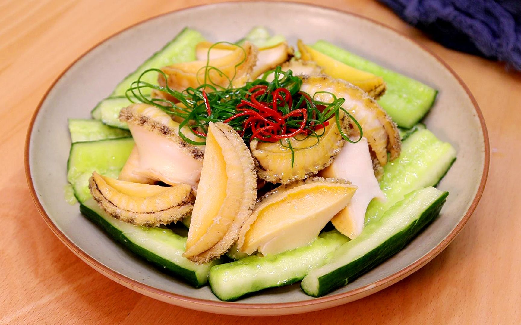 白灼鲍鱼好吃的秘密嫩滑弹牙满满的汁水一点都不会柴