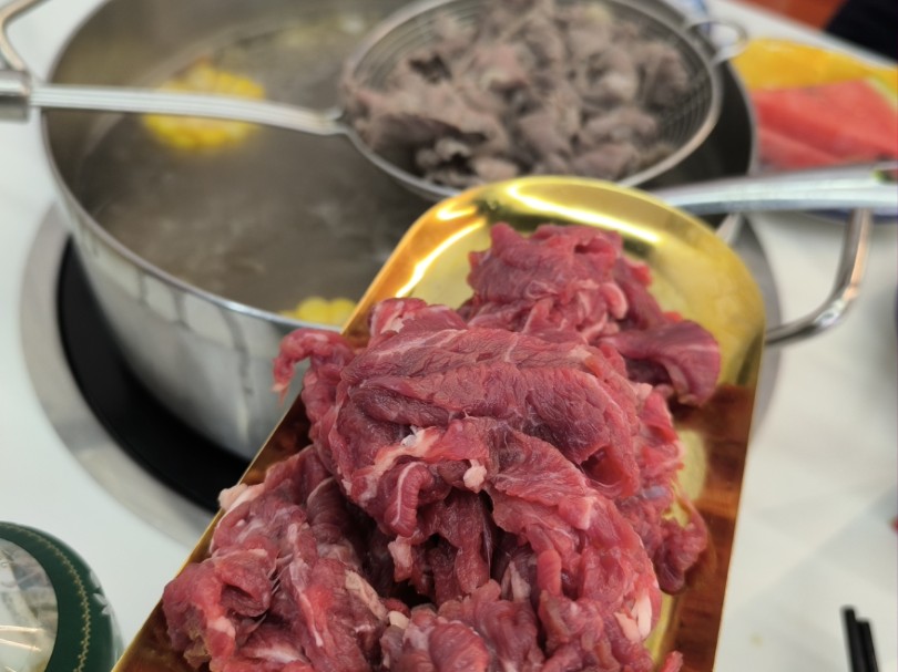 南京少有的自助潮汕鲜切牛肉,品类不多但个个保质.q弹!