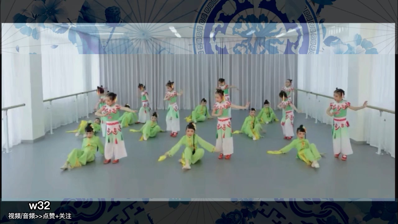 32《梨园小花旦》舞蹈完整版,少儿京剧主题舞蹈,简单易排练的少儿舞蹈