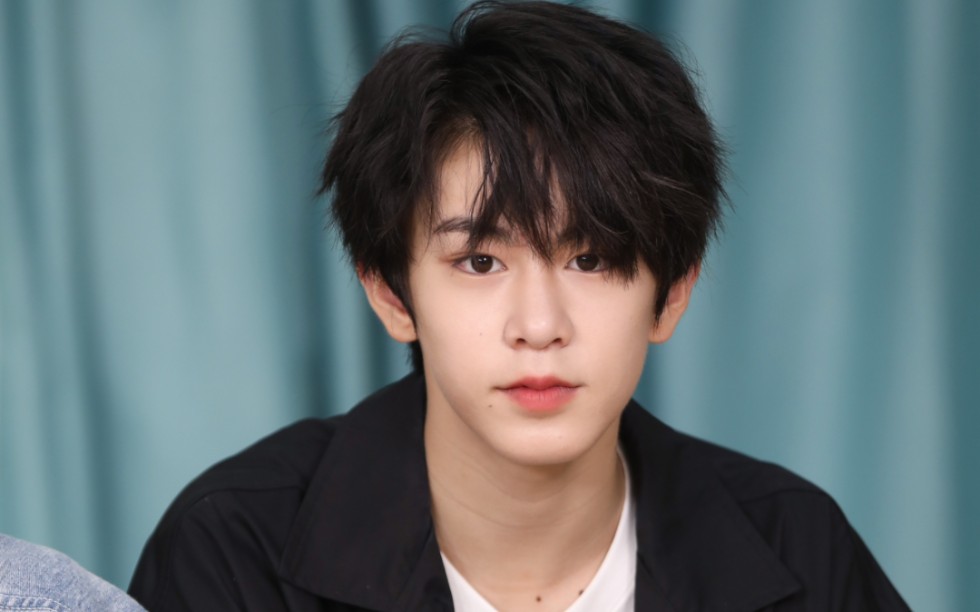 好帅的帅哥【王浩】