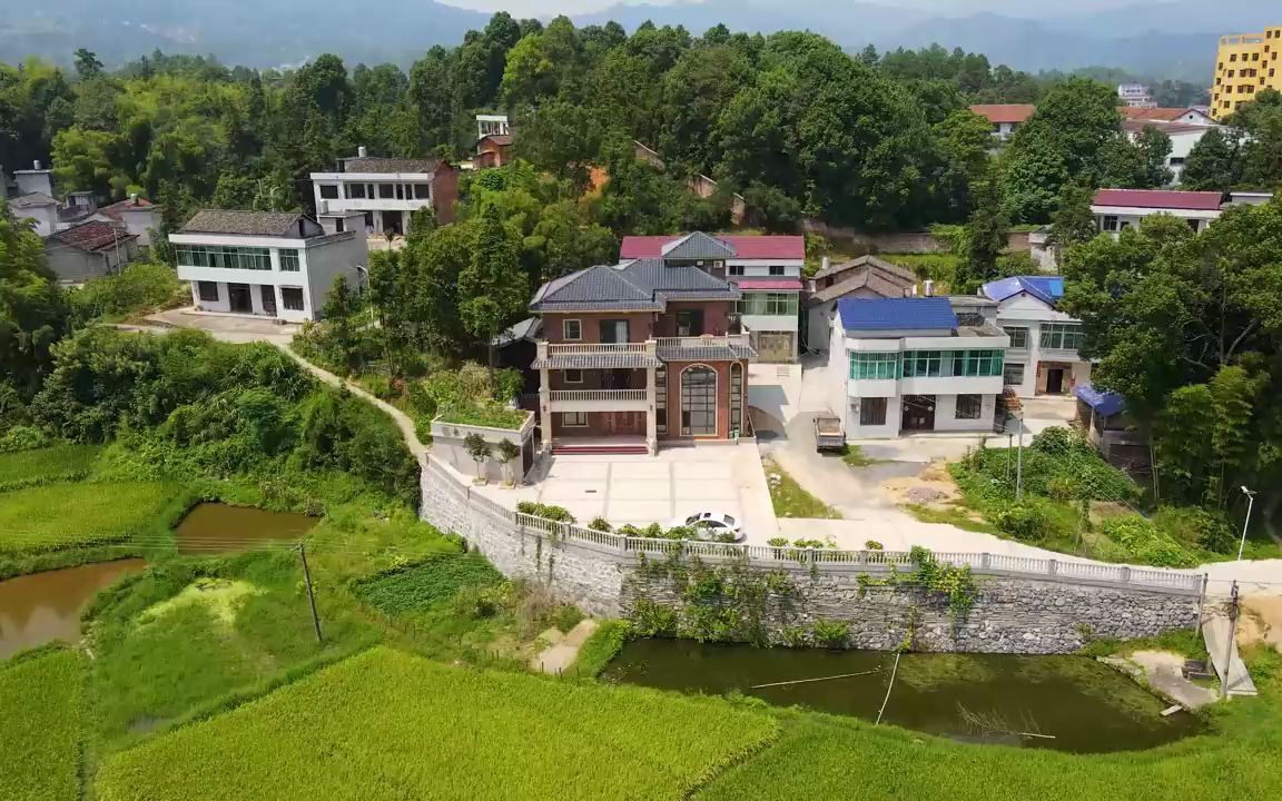 航拍长沙西部山区的小别墅,惬意的田园生活.