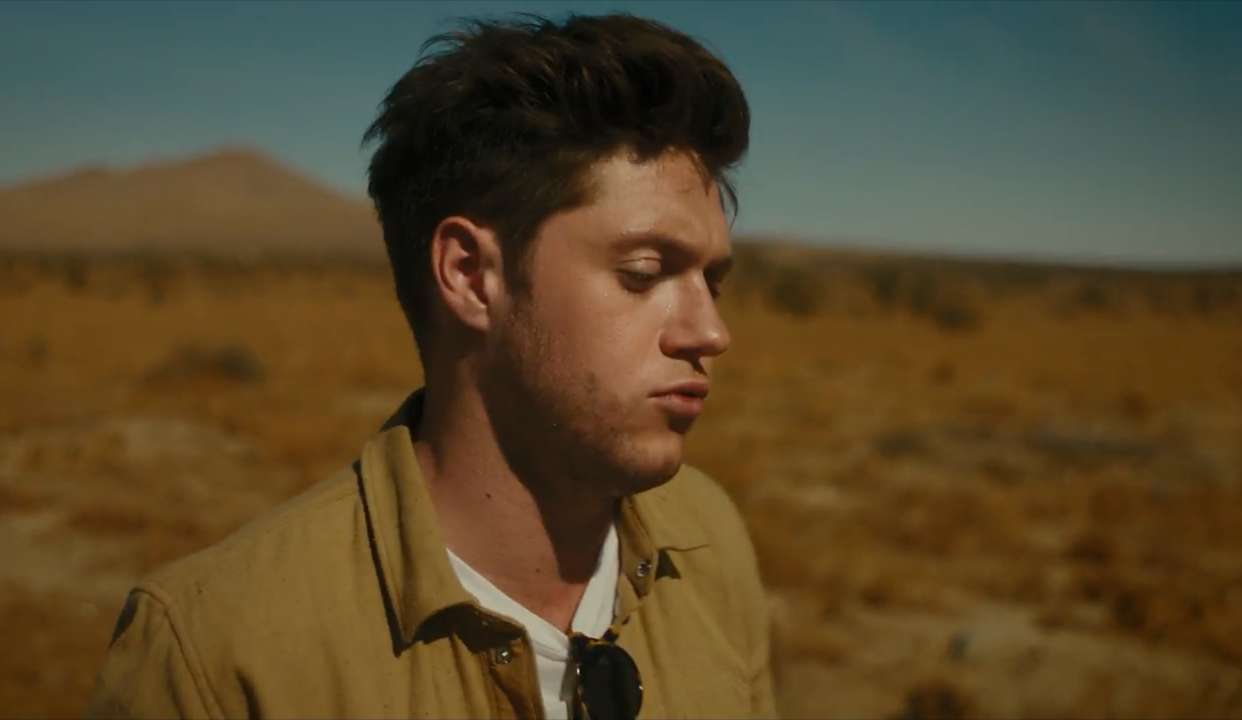 [图]Niall Horan新单《On The Loose》MV