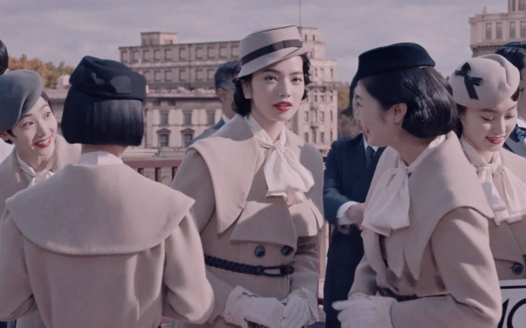 全程高能！霓虹女神在线集结，穿越演绎女性百年之美！