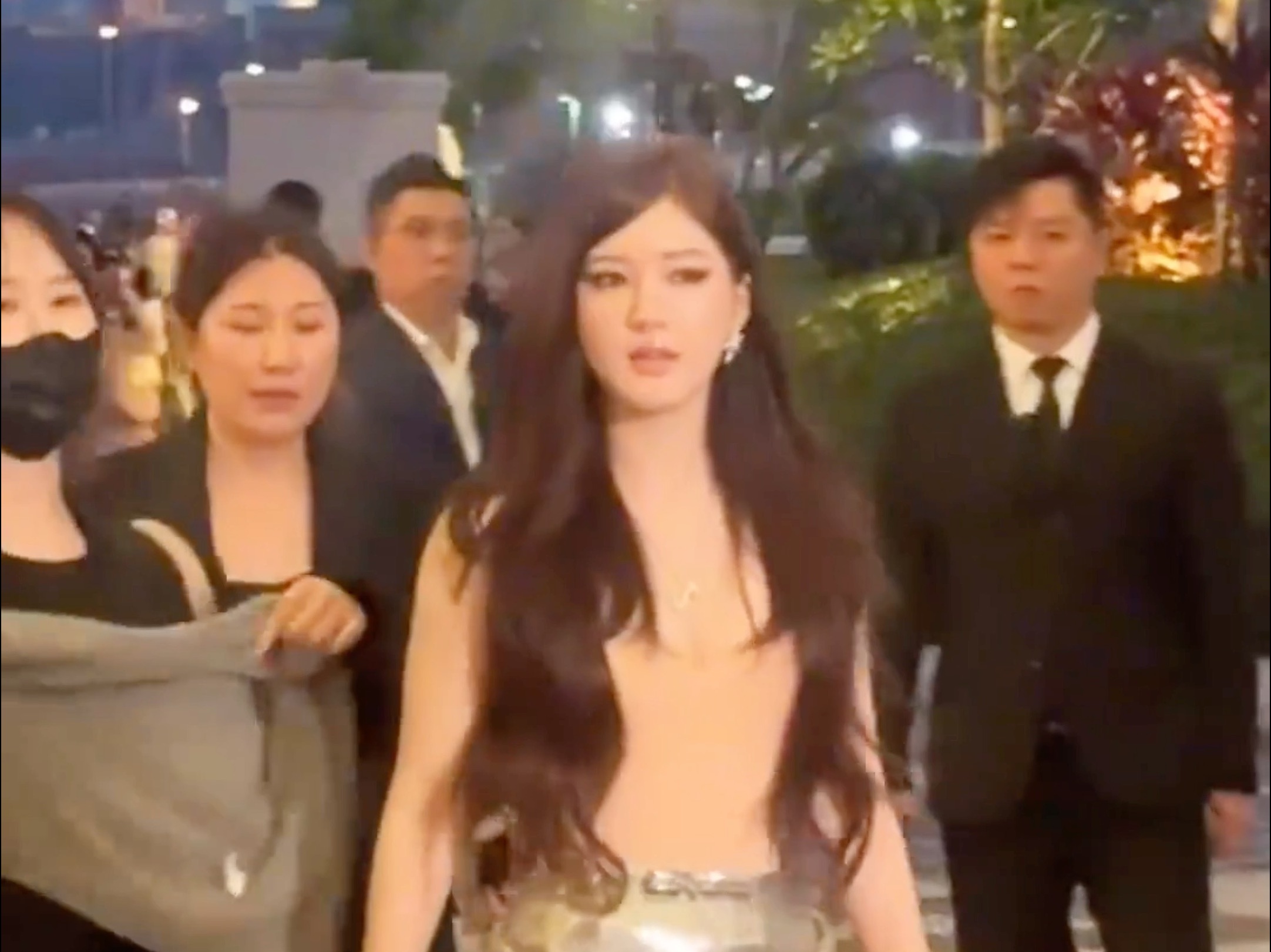 学会了一个新成语:风 尘 普 普【赵露思】