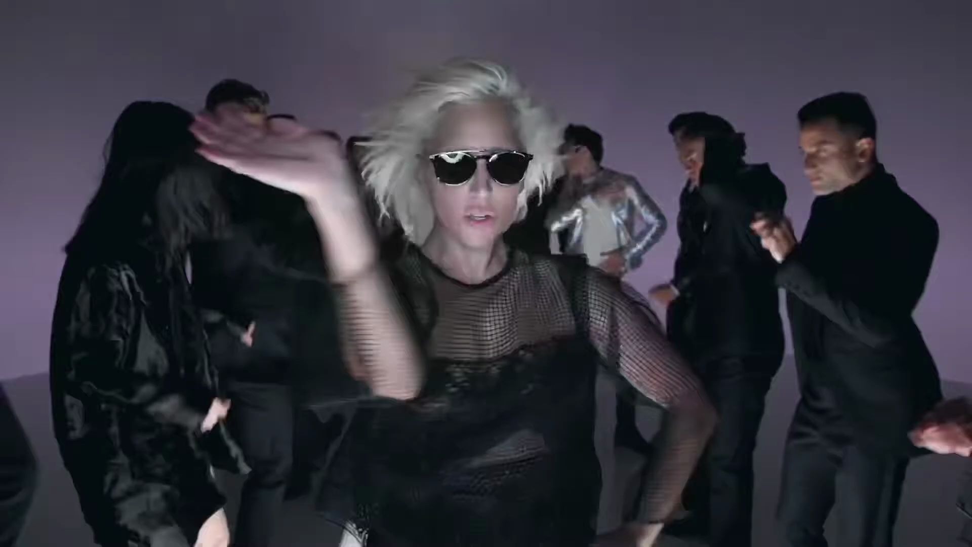 [图]【踩点狂魔】Lady Gaga - Babylon巴比伦 Tom Ford走秀版MV