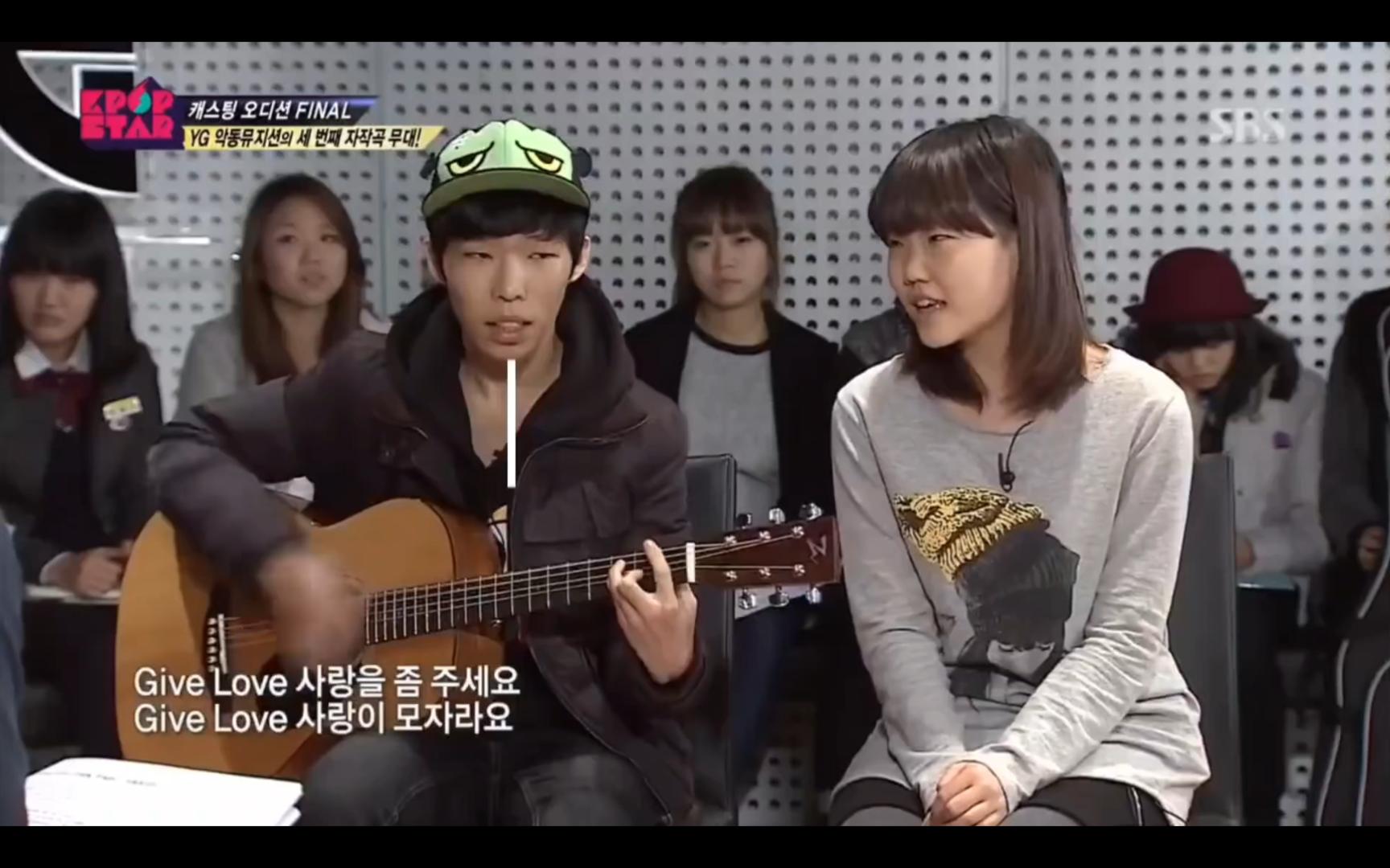 杨菊花听到乐童音乐家《give love》嘴角都压不住了