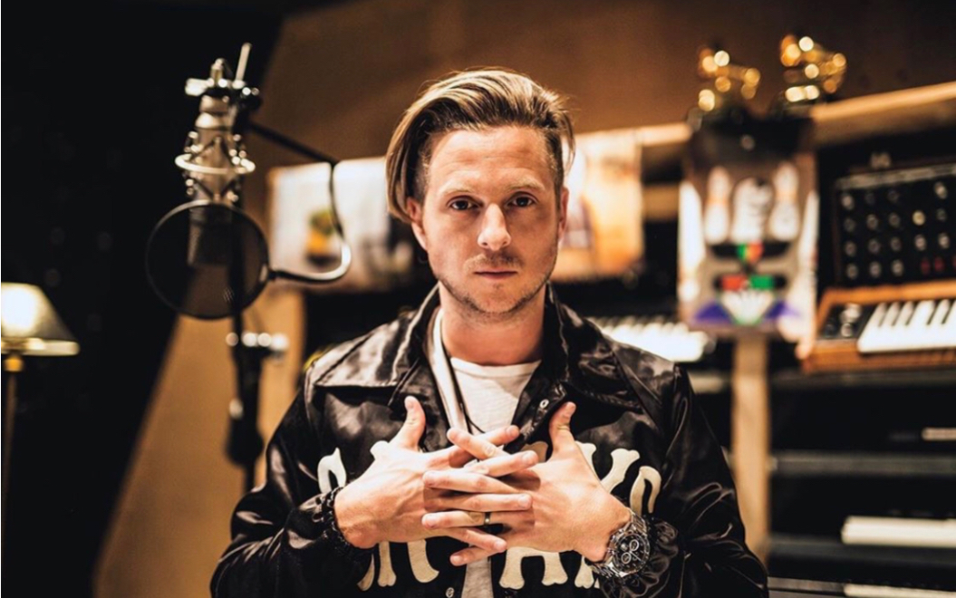 ryanteddercarlossantanasmooth