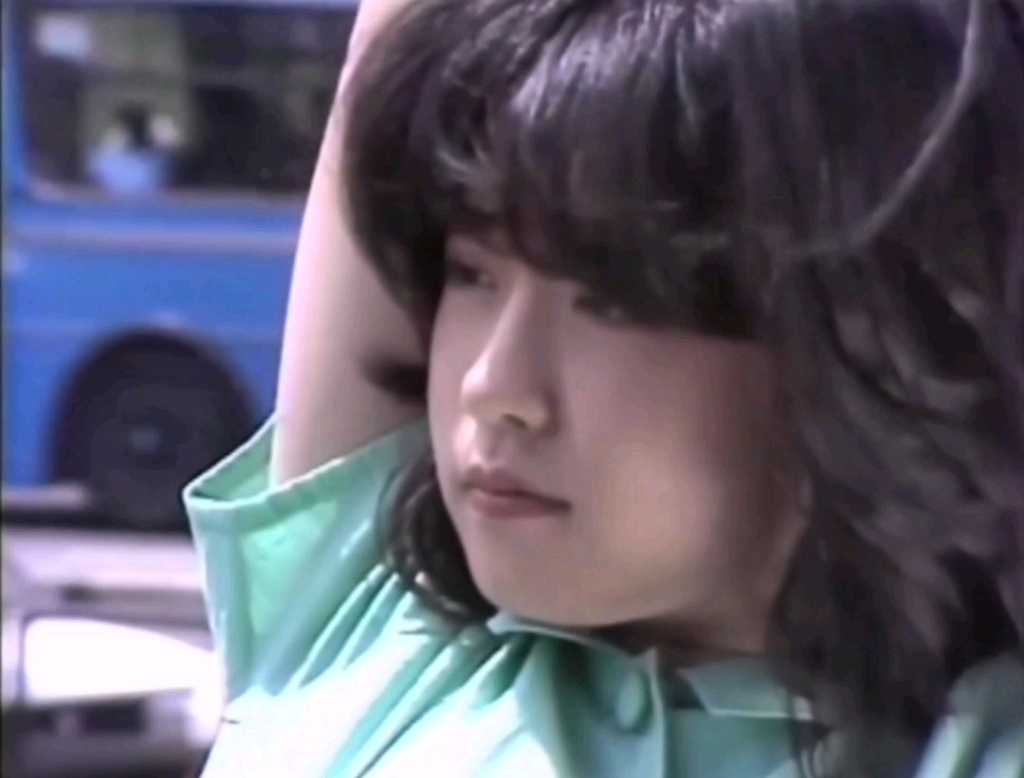 中森明菜给你比心啦