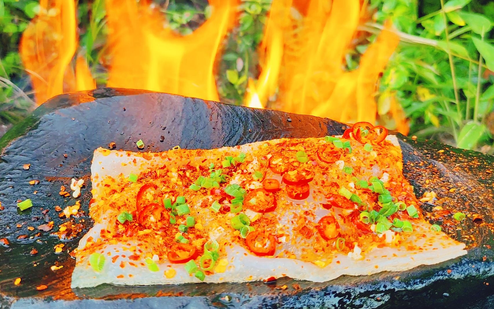 凉皮吃得多了,就是没吃过烤的,原来烤凉皮这么好吃