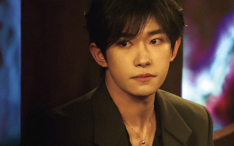 易烊千玺|gq红毯又是压轴出场,什么咖位不用我说了吧!