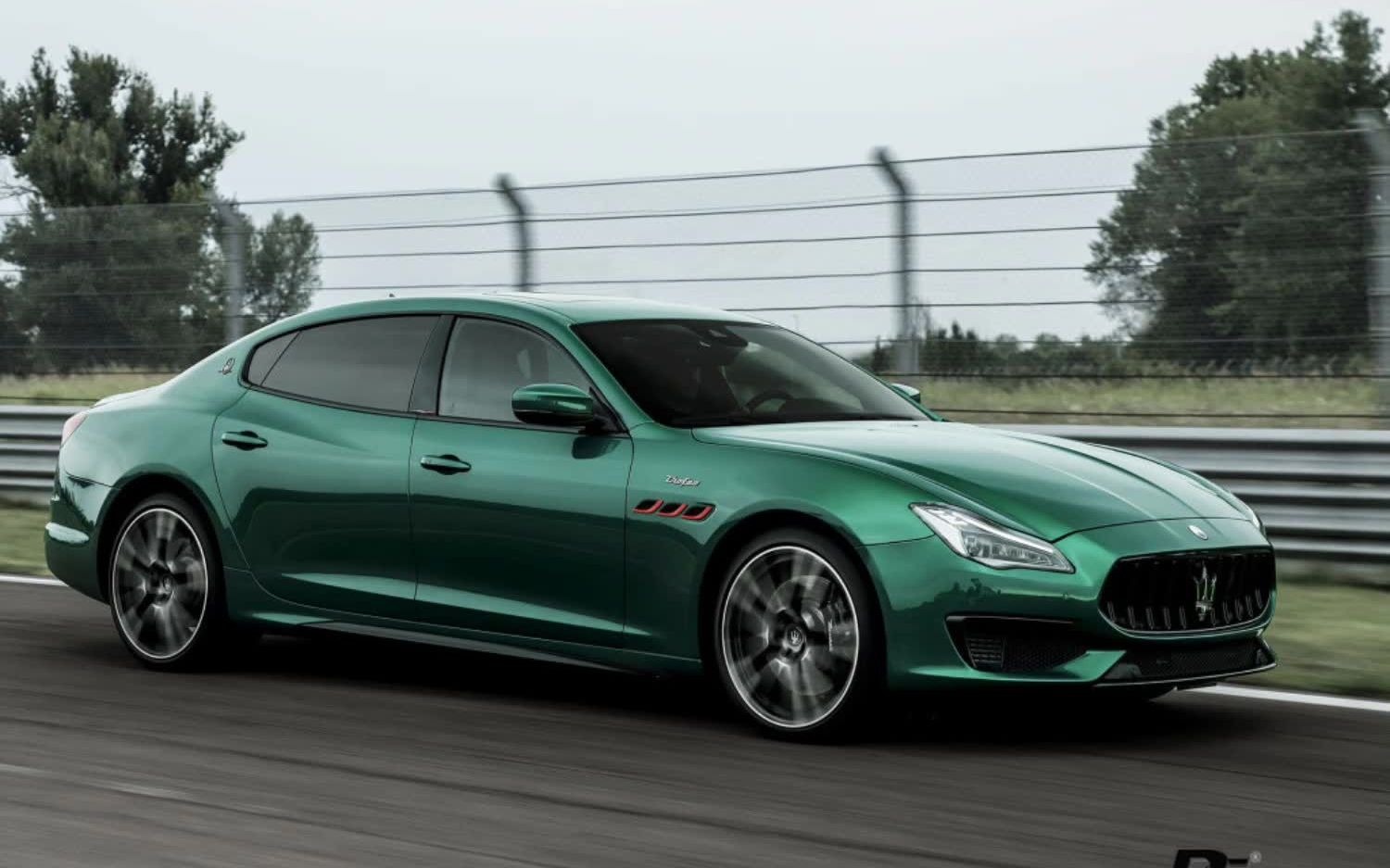 玛莎拉蒂总裁改装trofeo限量版包围套件,老车换上新装又能再战几年