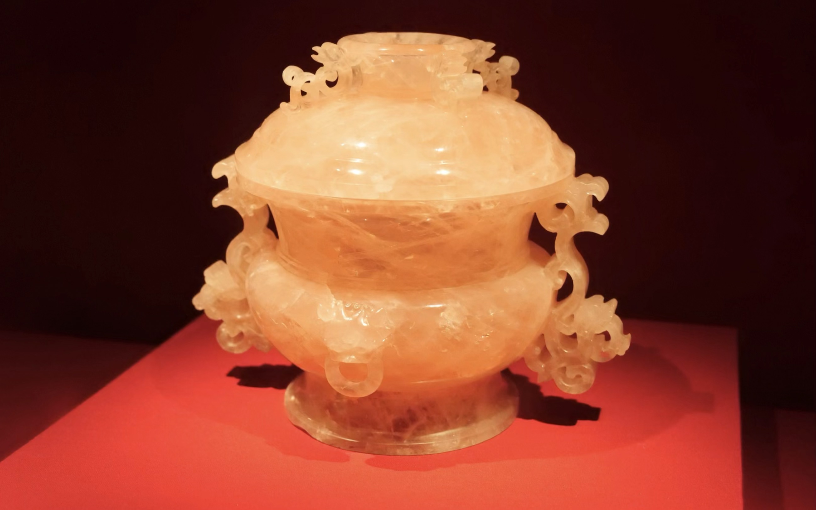 南京博物院|玉润中华展 看到粉粉透透的芙蓉石蟠耳盖炉和小巧精致的