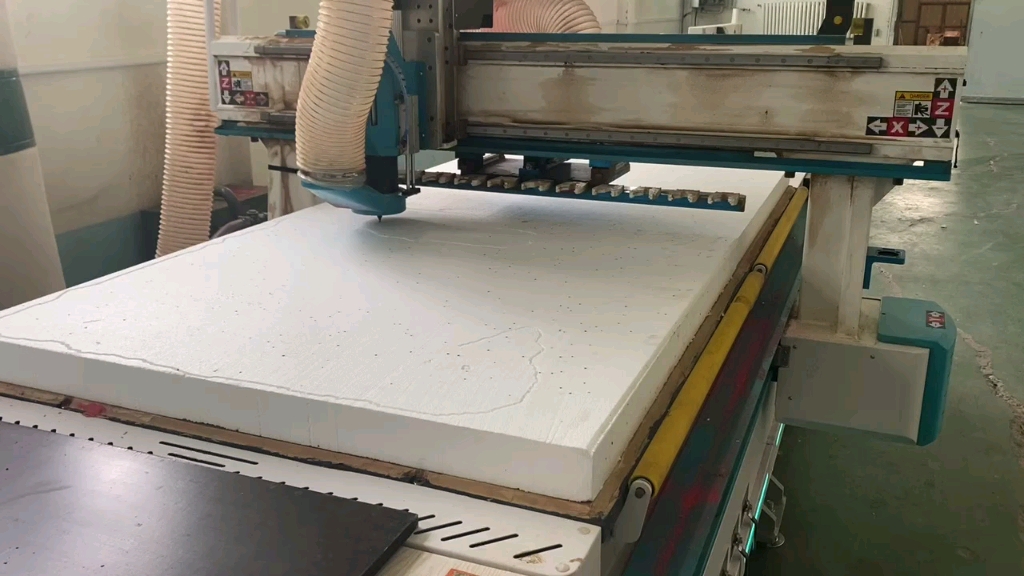 全自动直排开料机加工泡沫视频