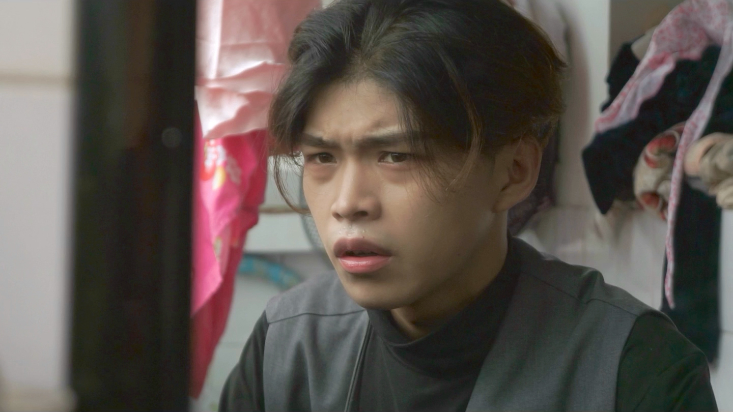 我发誓这辈子也不会做出自我感动的事情