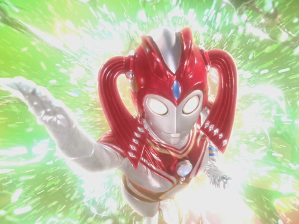 为苍月奥特曼高歌一曲,祝苍月女战士成功消灭怪兽!