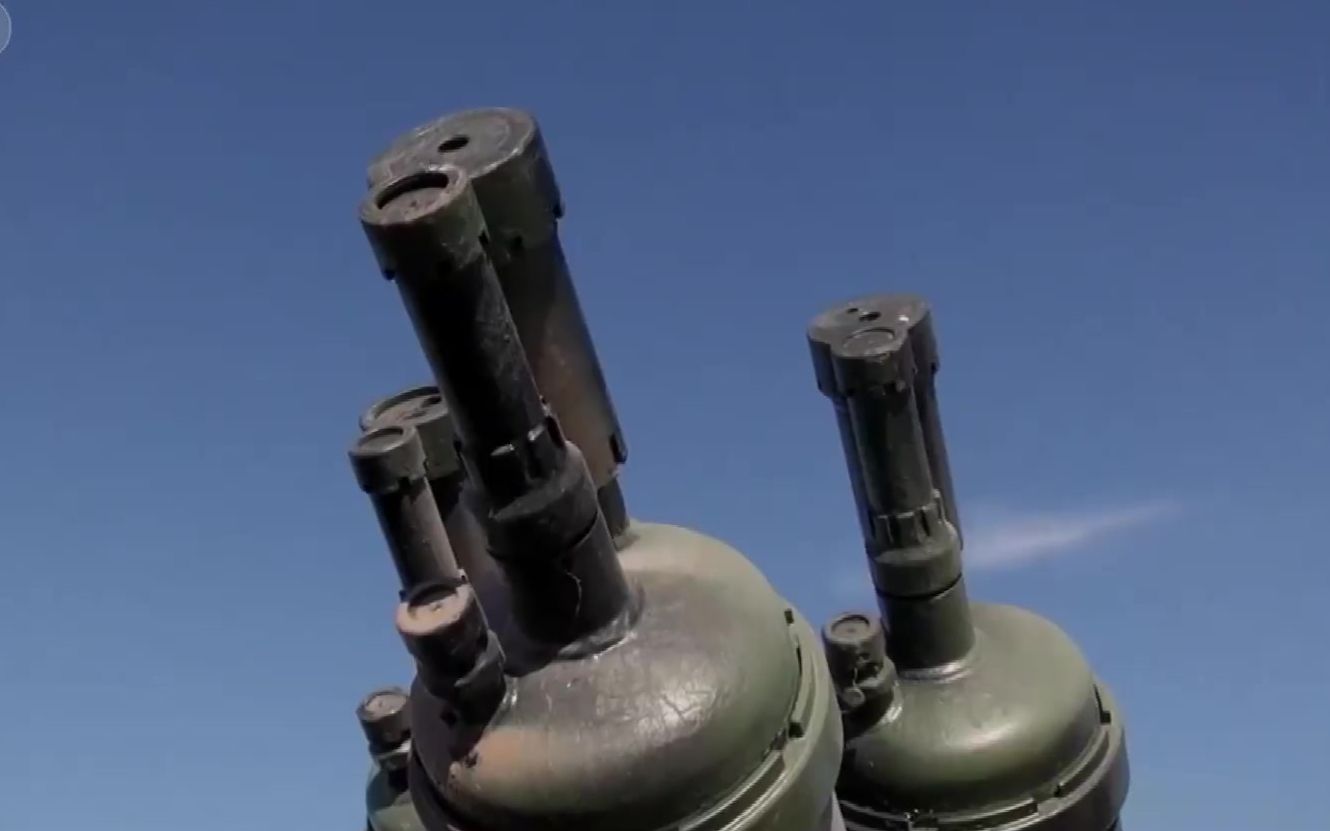 喷火武器具有独立弹头的反应系统,能够对敌进行远程打击