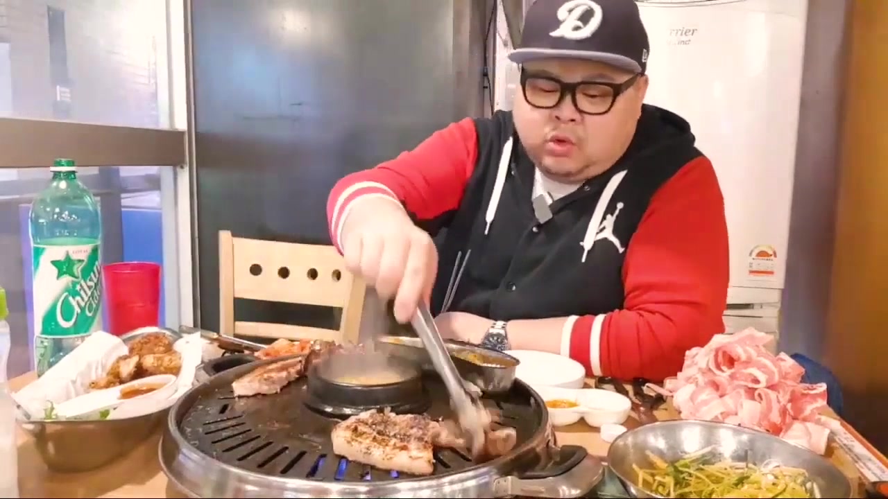 韩国吃播mino胖叔吃韩式烤肉w
