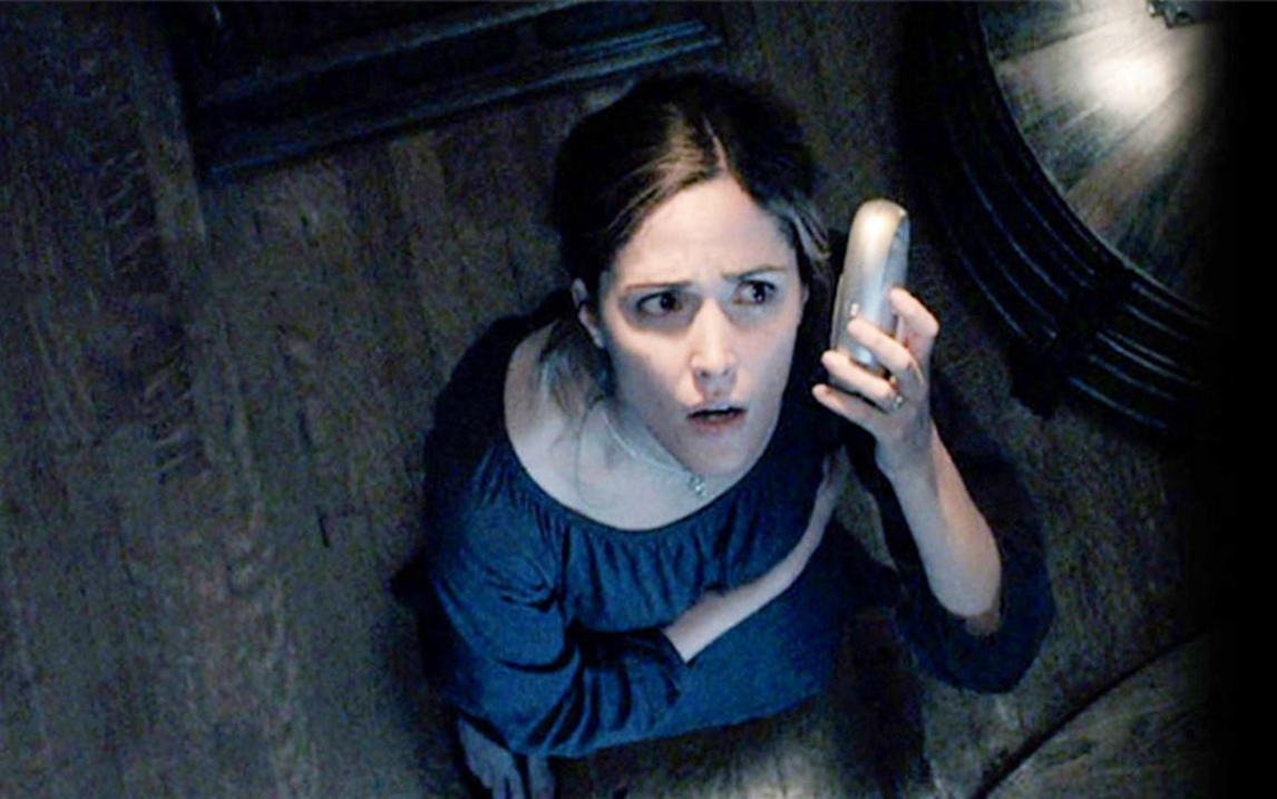 温子仁导演高分恐怖片《潜伏》,结尾的反转让人始料未及,过瘾!