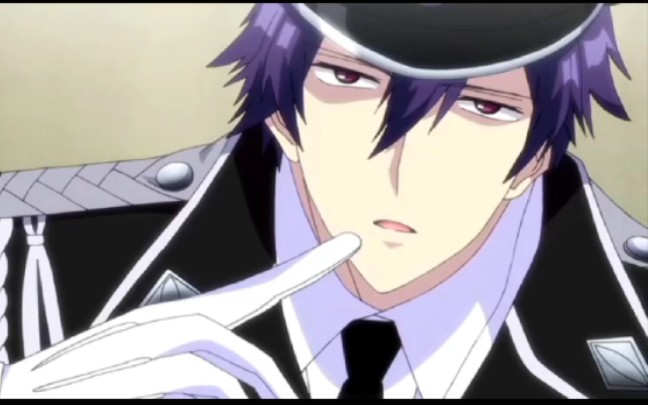 爱咬手套的『明神亚贵』