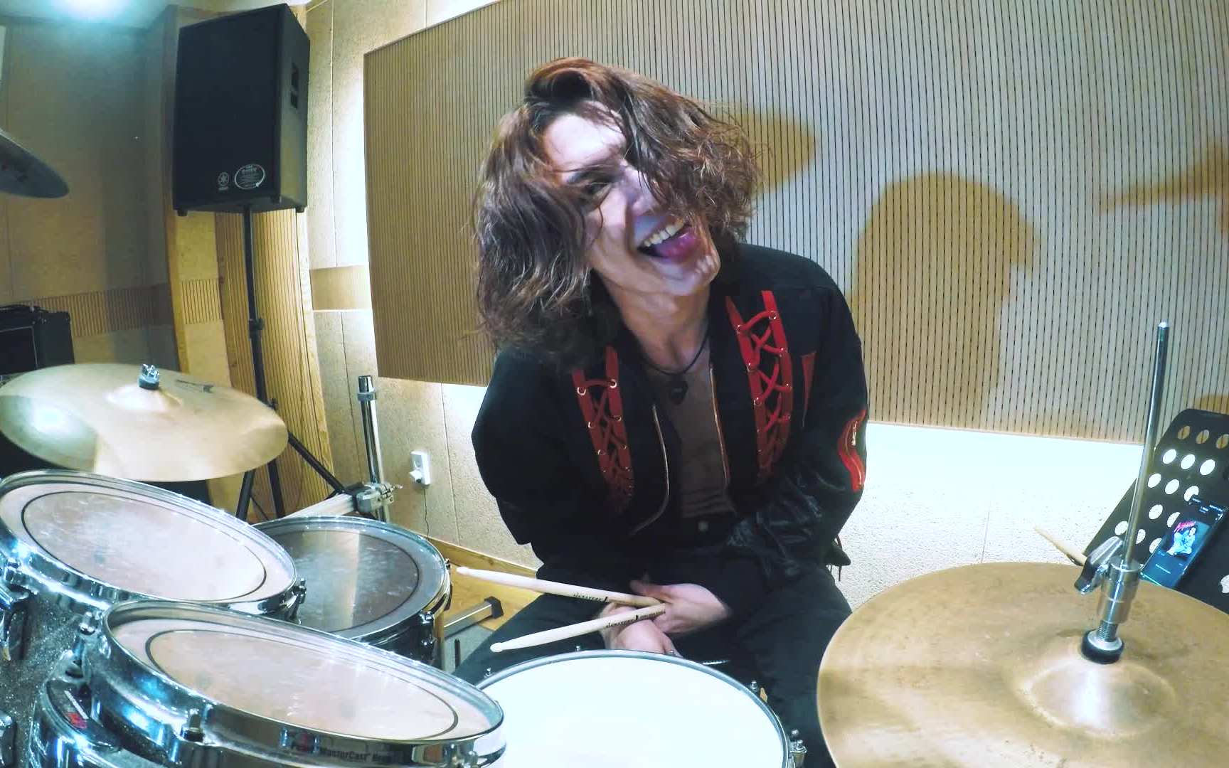 drum尊像一个跟踪狂一样,有礼貌地爱上了架子鼓 (conan gray - maniac