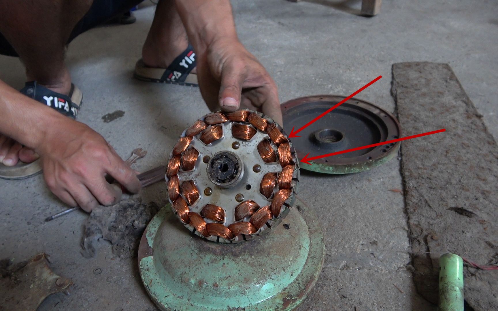 怪不得收废品的都发财了,卖5元钱的老式吊扇,竟然拆出这么多铜