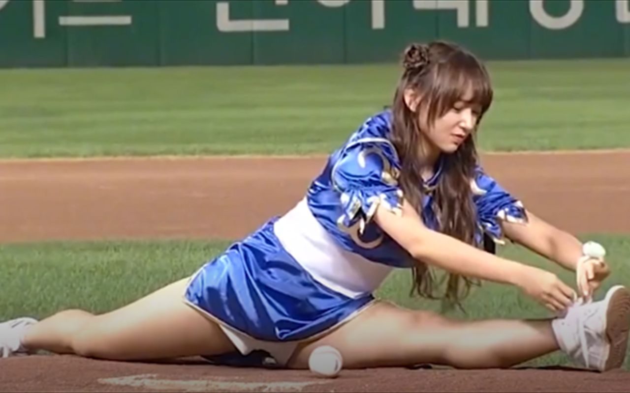 女星"一字马"大比拼,宋茜柔韧,鞠婧祎辣眼睛,热巴秒杀关晓彤