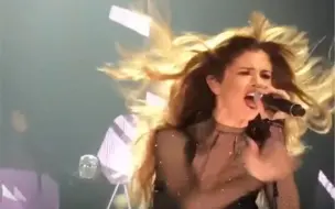 Скачать видео: 比伯搜科切拉八次只因赛琳娜太飒了selenagomez