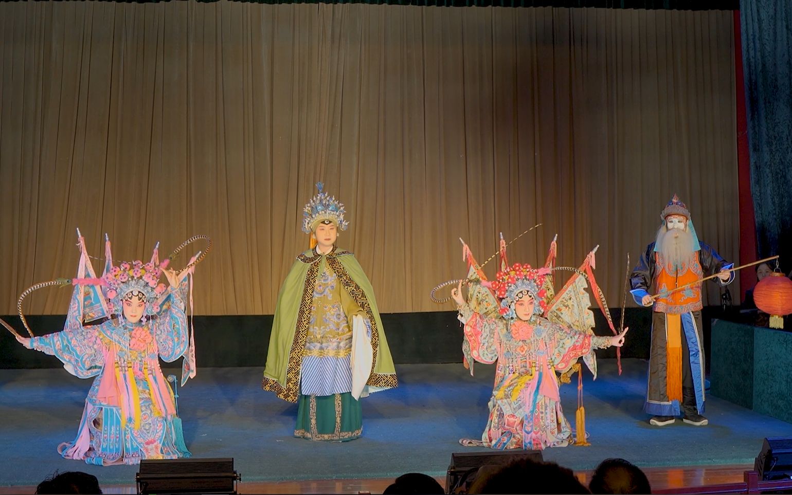 京剧杨门女将巡营片段