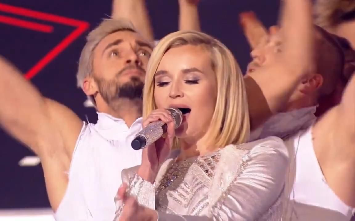 [图]【俄语 现场】俄罗斯天后 Polina Gagarina演唱新歌《Меланхолия》！