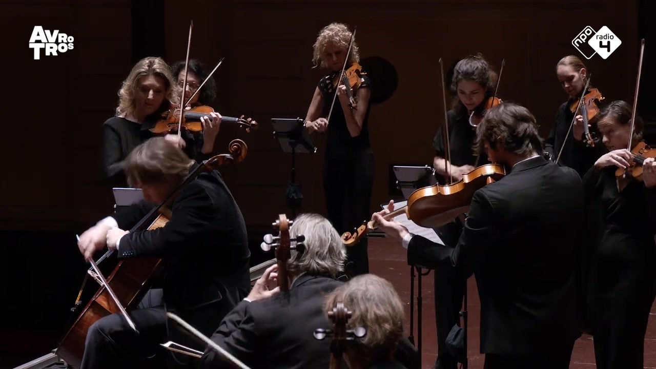 [图]Shchedrin Quadrille uit 'Not Love Alone' Amsterdam Sinfonietta cellisHD