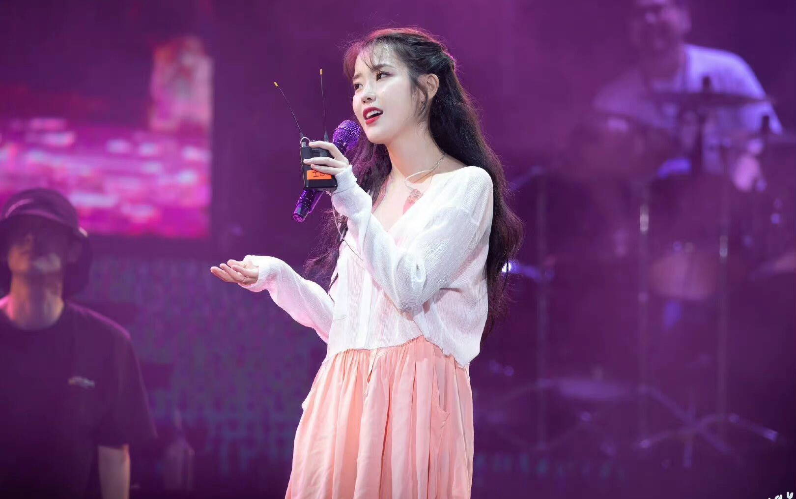 191221 iu 一天结束 2019 iu tour concert love poem in jakarta
