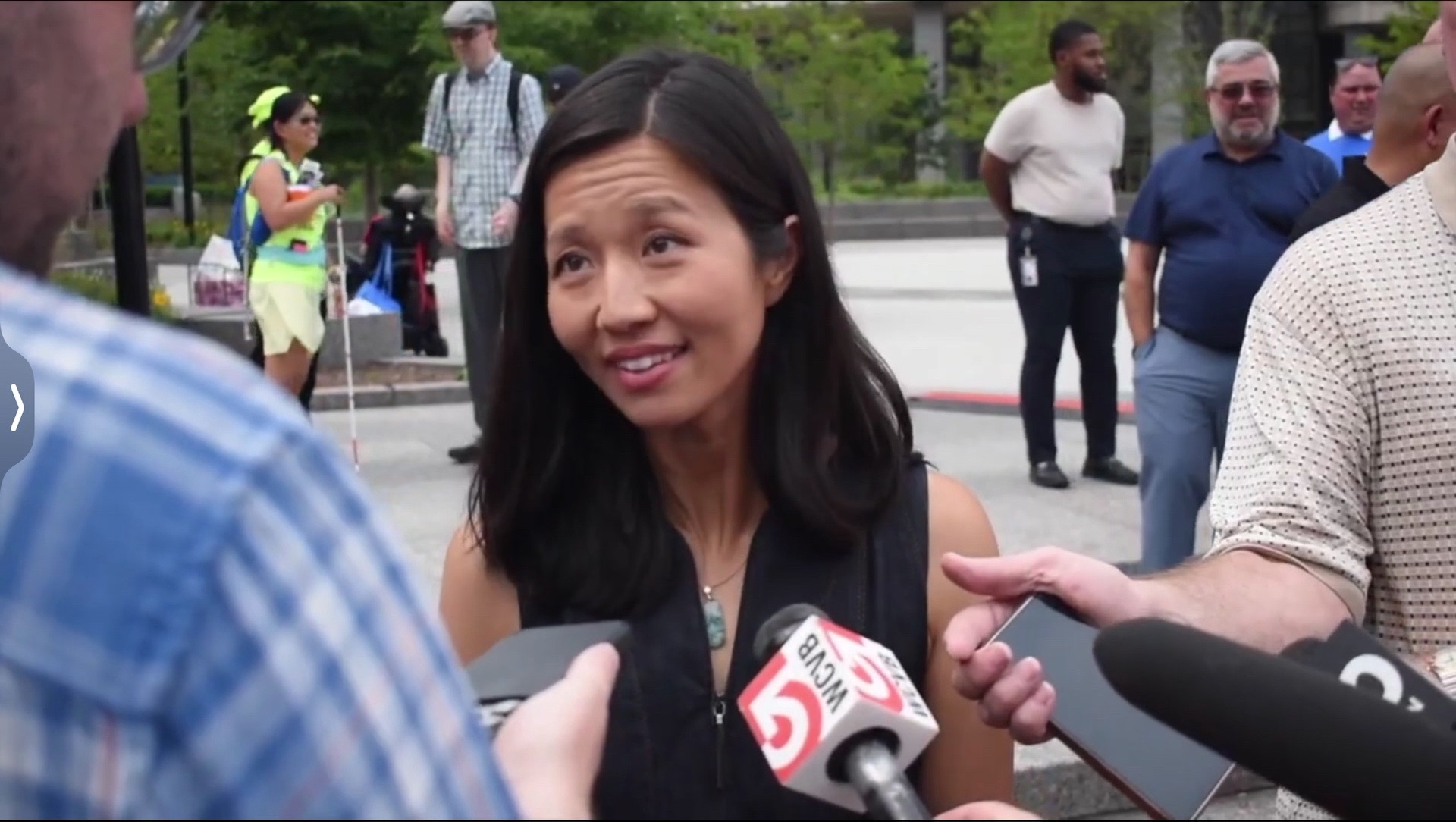 Interviewing Boston Mayor Michelle Wu? What is ADA?采访波士顿市长的故事..哔哩哔哩bilibili